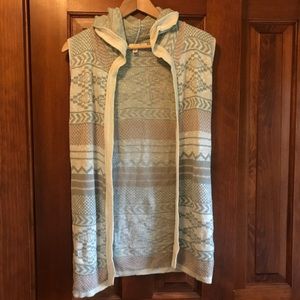 Closet Space sleeveless hooded sweater